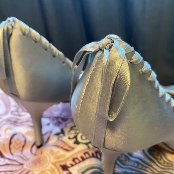Glam Silver Satin Michal Kor Pumps - Picture 3 of 8